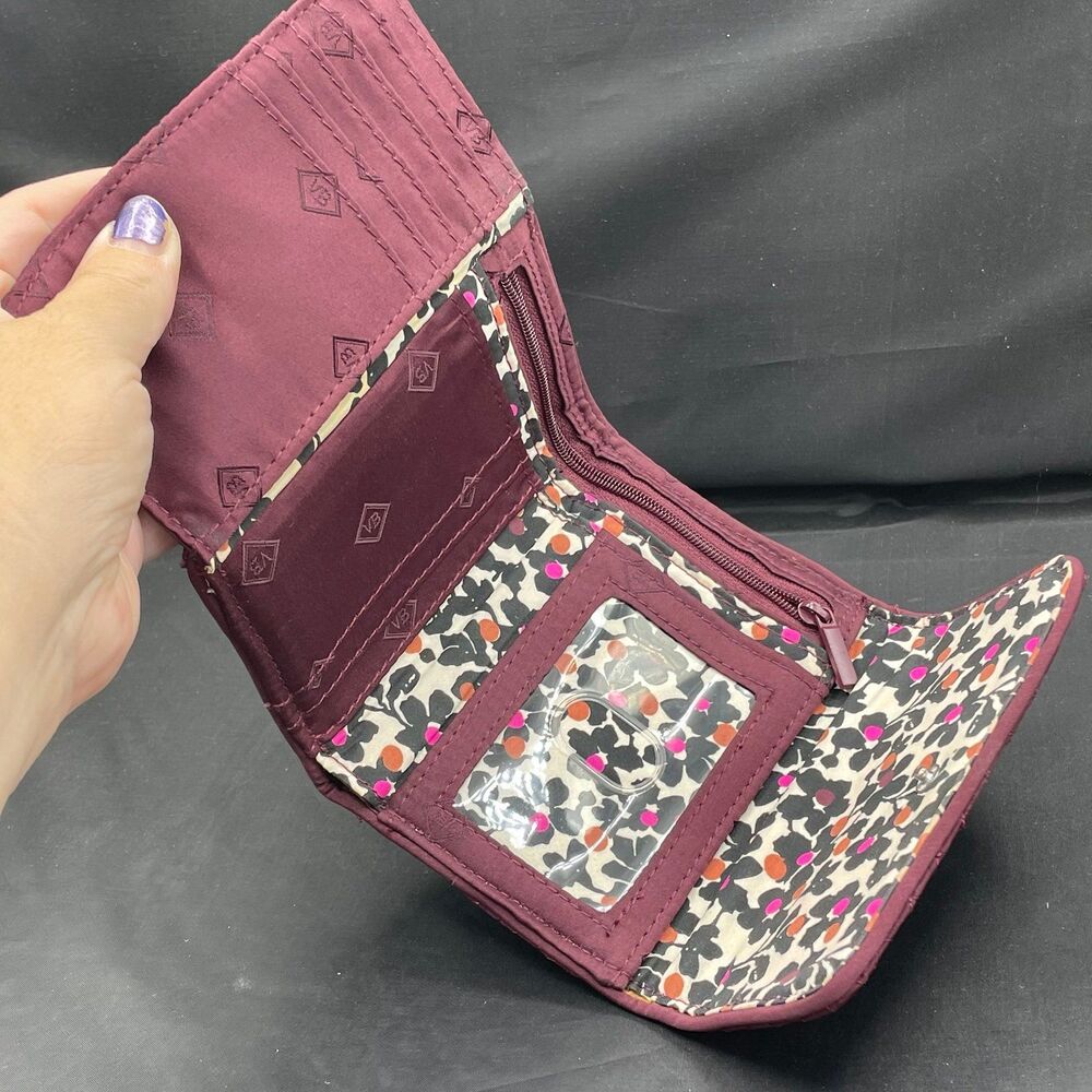 Vera Bradley Quilted Berry Pink Wallet Floral Interior Snap ID Slot - Picture 3 of 9